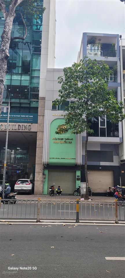 Bán nhà mt trần hưng đạo p2,q5 .dt4.1x13m vuông vức 3 lầu mới giá chỉ 26 tỷ(gần trần bình trọng)