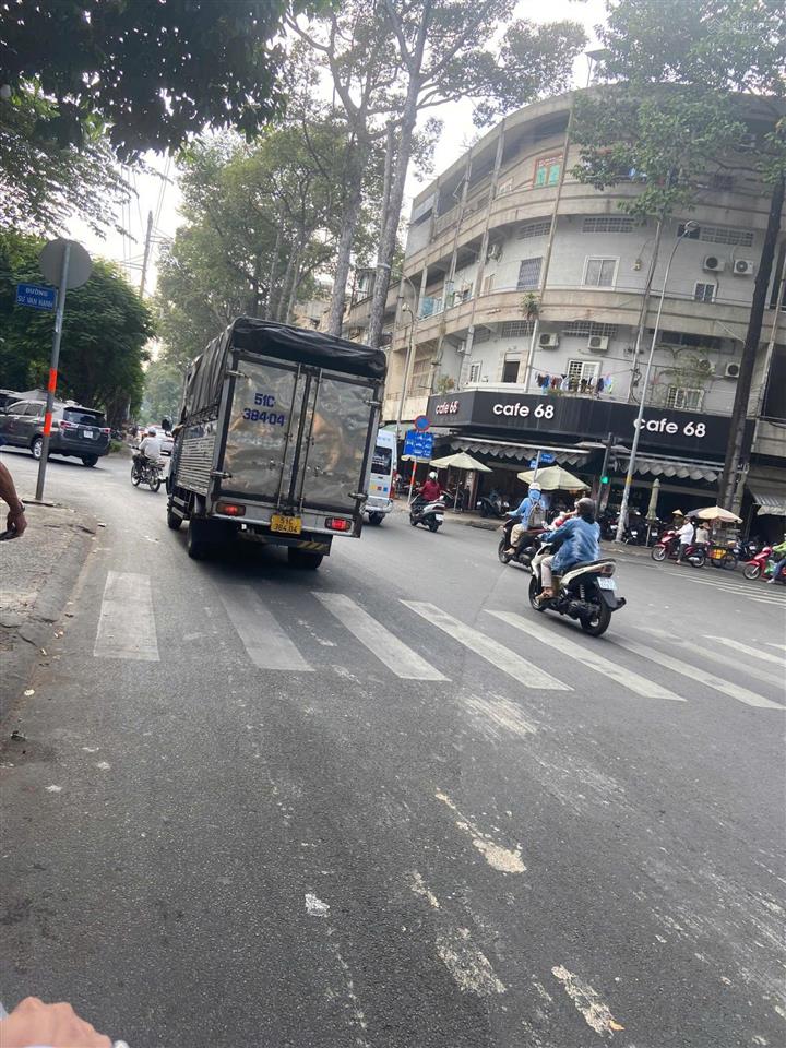 Cho thuê nhà 231 hùng vương, quận 5. dt 4.1x16m 1 trệt 1 lầu vỉa hè 8m có hẻm sau 8m giá 28tr/th
