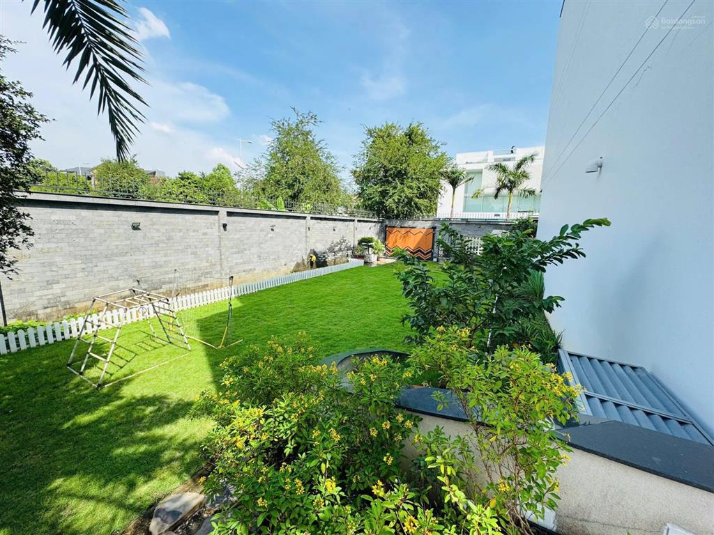Bán biệt thự villa thủ thiêm  sân vườn hồ bơi  full tiện ích cao cấp  chỉ 68 tỷ