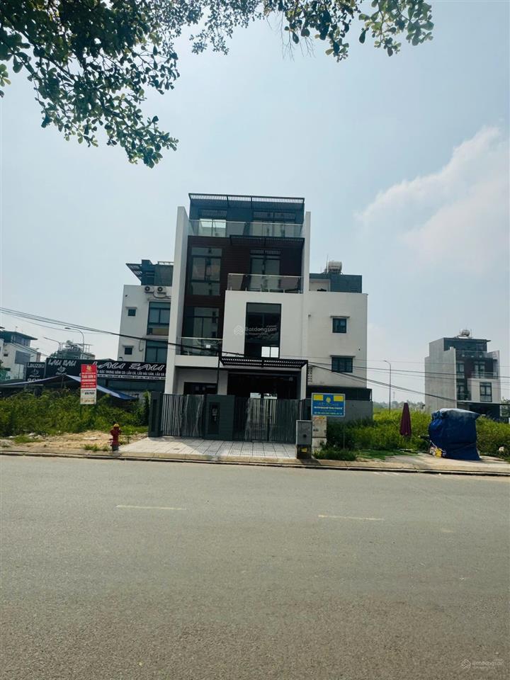 Bán nhà mặt tiền đường 24m, cát lái 50ha  đối diện đại học  kinh doanh đa ngành  119m2.