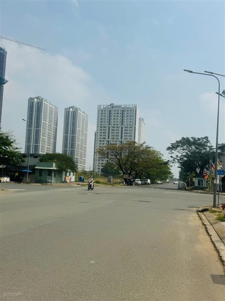 Bán nhà mặt tiền đường 24m, cát lái 50ha  đối diện đại học  kinh doanh đa ngành  119m2.
