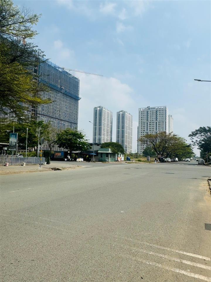 Bán nhà mặt tiền đường 24m, cát lái 50ha  đối diện đại học  kinh doanh đa ngành  119m2.