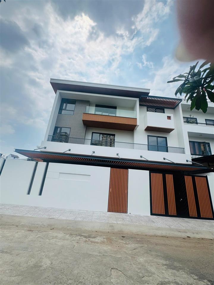 Bán biệt thự góc 2 mặt tiền 288m2 khu phú nhuận 10 mẫubình trưng tây cách nguyễn duy trinh 200m.