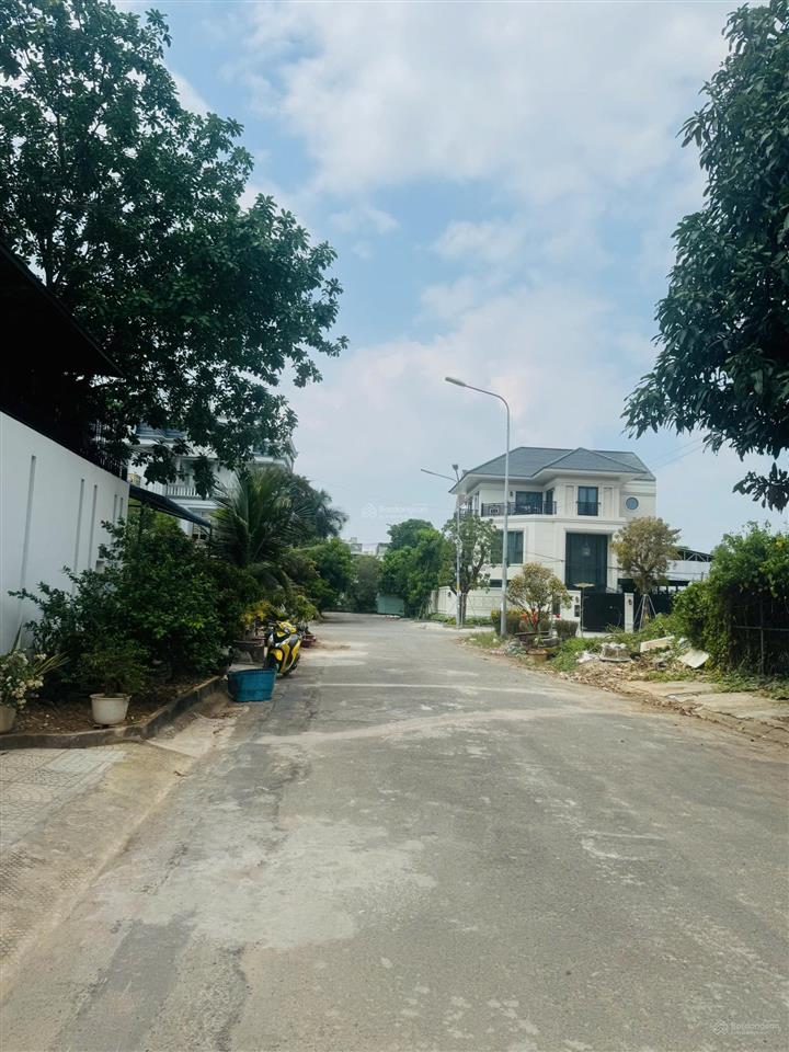 Bán biệt thự góc 2 mặt tiền 288m2 khu phú nhuận 10 mẫubình trưng tây cách nguyễn duy trinh 200m.