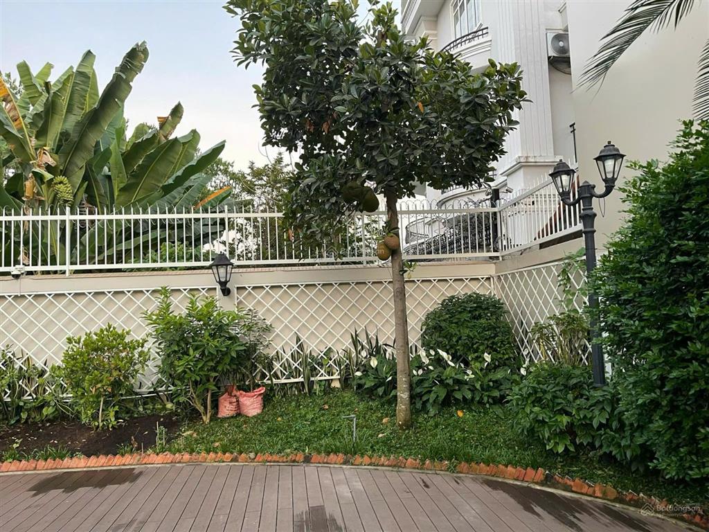Bán biệt thự villa thủ thiêmthạnh mỹ lợi,sân vườn hồ bơi dt25x22=550m2,giá94ty.  0913 162 ***
