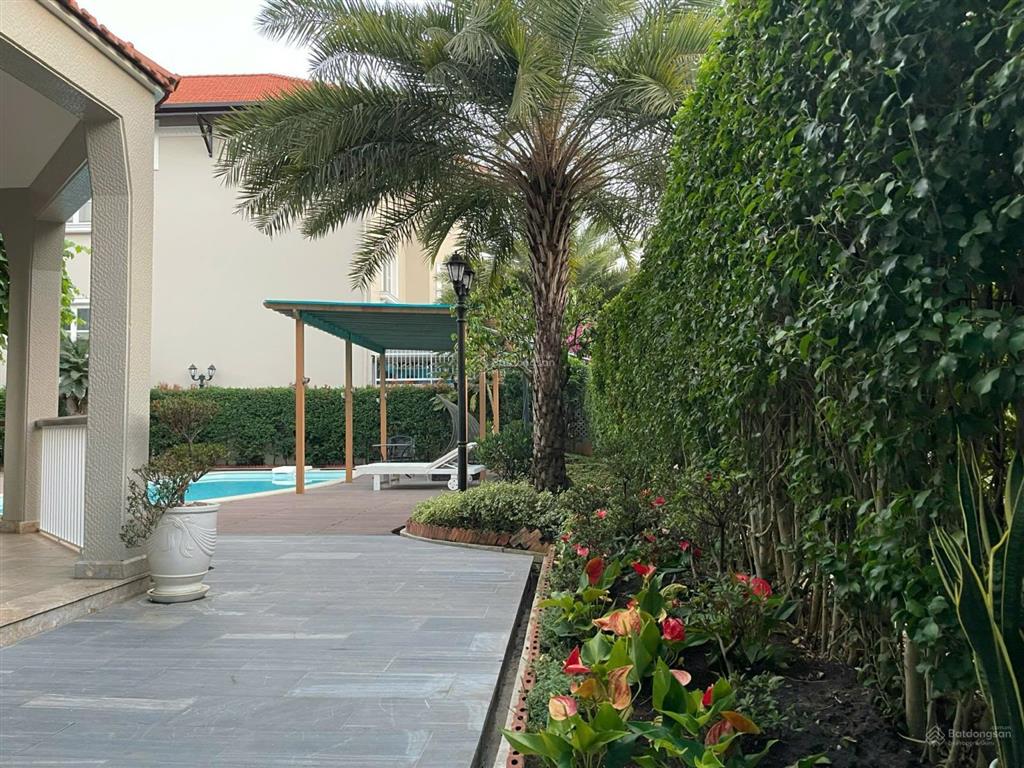 Bán biệt thự villa thủ thiêmthạnh mỹ lợi,sân vườn hồ bơi dt25x22=550m2,giá94ty.  0913 162 ***