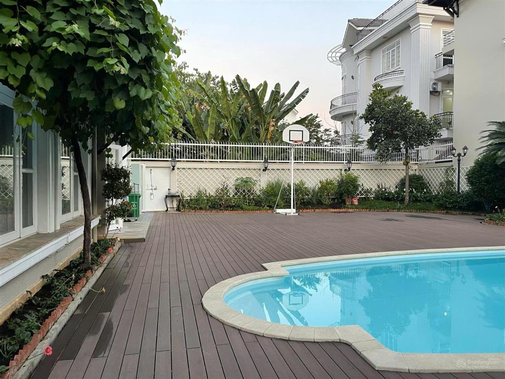 Bán biệt thự villa thủ thiêmthạnh mỹ lợi,sân vườn hồ bơi dt25x22=550m2,giá94ty.  0913 162 ***