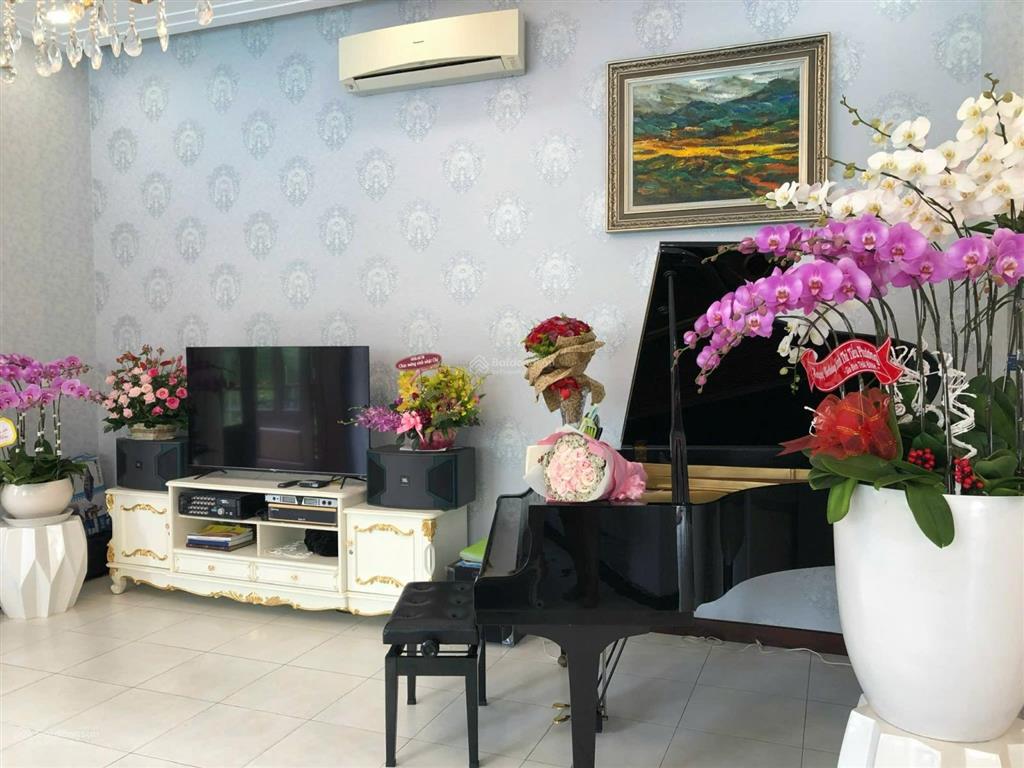 Bán biệt thự villa thủ thiêmthạnh mỹ lợi,sân vườn hồ bơi dt25x22=550m2,giá94ty.  0913 162 ***