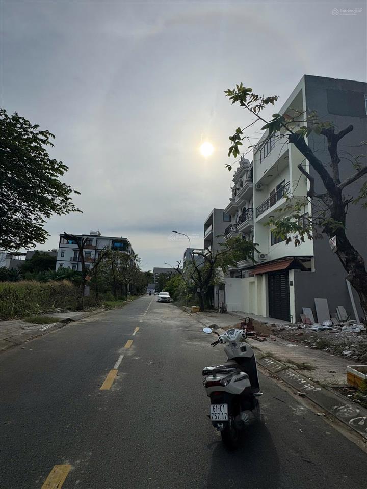 Bán nhanh lô đất 2 mt cát lái, 1 mt đường liên cảng đường lớn 60m và 1 mt đường 12m, giá 80tr/m2