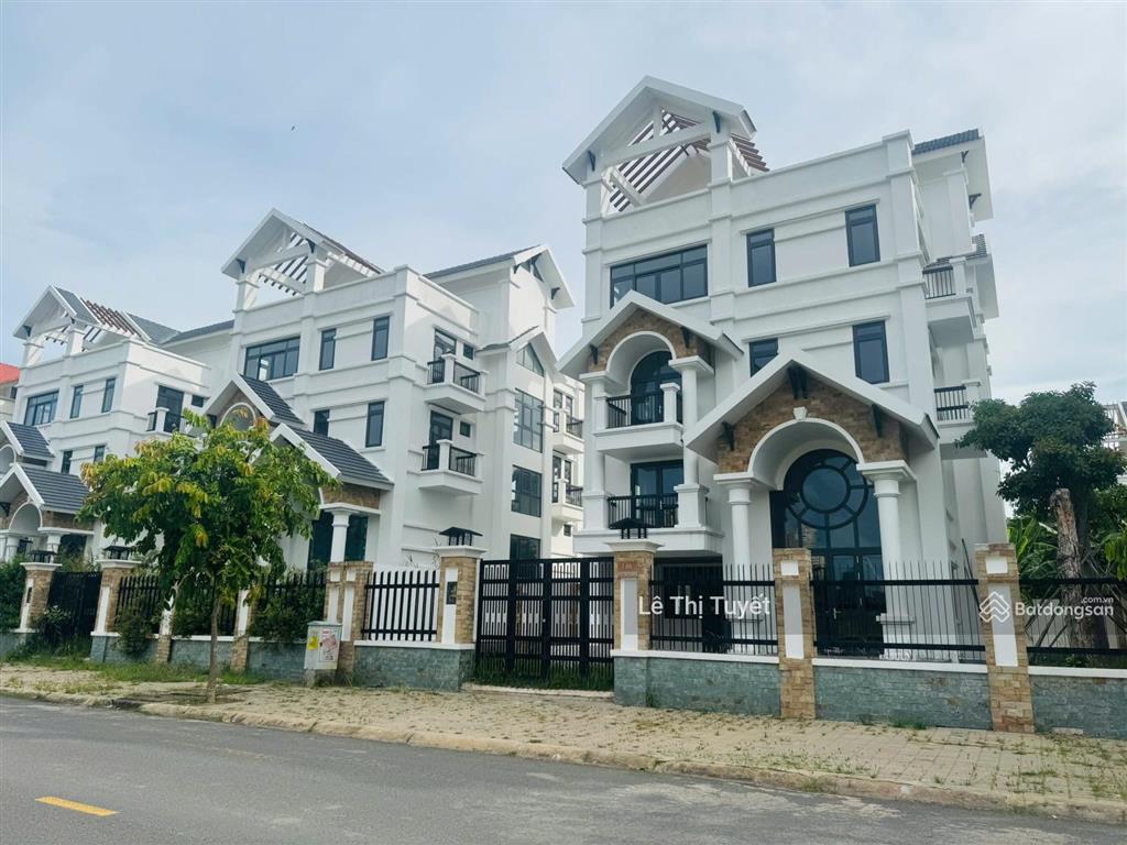 Siêu vip! bán gấp biệt thự mt đường nguyễn văn kỉnh, dt 374m2  giá 92 tỷ khu dc thạnh mỹ lợi
