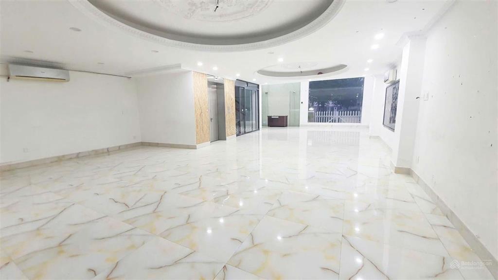 Bán tòa nhà văn phòng dự án huy hoàng nguyễn văn kỉnh, dt 8x20m giá 79 tỷ, gần sông