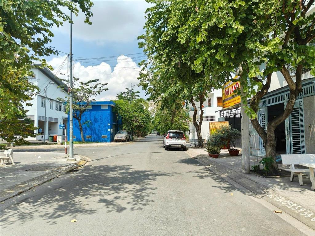 Bán đất khu dân cư số 1, dt(6x17,5=105m2) giá 12.5 tỷ, đường phạm công chứ  thạnh mỹ lợi  quận 2
