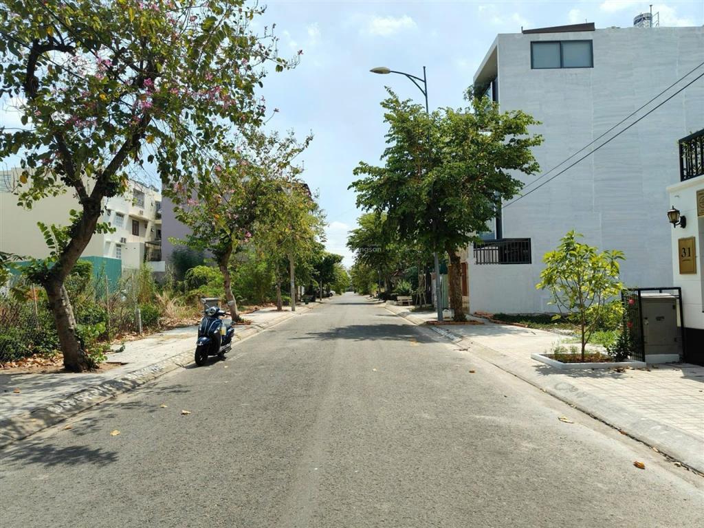Bán đất khu dân cư số 1, dt(6x17,5=105m2) giá 12.5 tỷ, đường phạm công chứ  thạnh mỹ lợi  quận 2