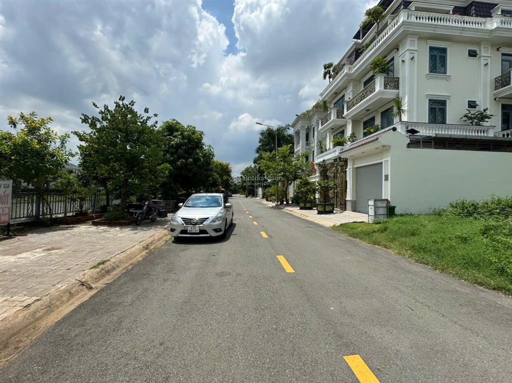 Bán đất biệt thự góc 2 mt 220m² sát công viên ven sông khu phú nhuận 10 mẫu