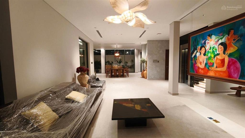 Cho thuê biệt thự cao cấp mysteryhưng thịnh, giá 150tr/tháng, khu đảo kim cương full nội thất