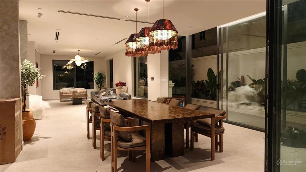 Cho thuê biệt thự cao cấp mysteryhưng thịnh, giá 150tr/tháng, khu đảo kim cương full nội thất