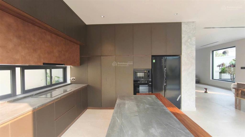 Cho thuê biệt thự cao cấp mysteryhưng thịnh, giá 150tr/tháng, khu đảo kim cương full nội thất