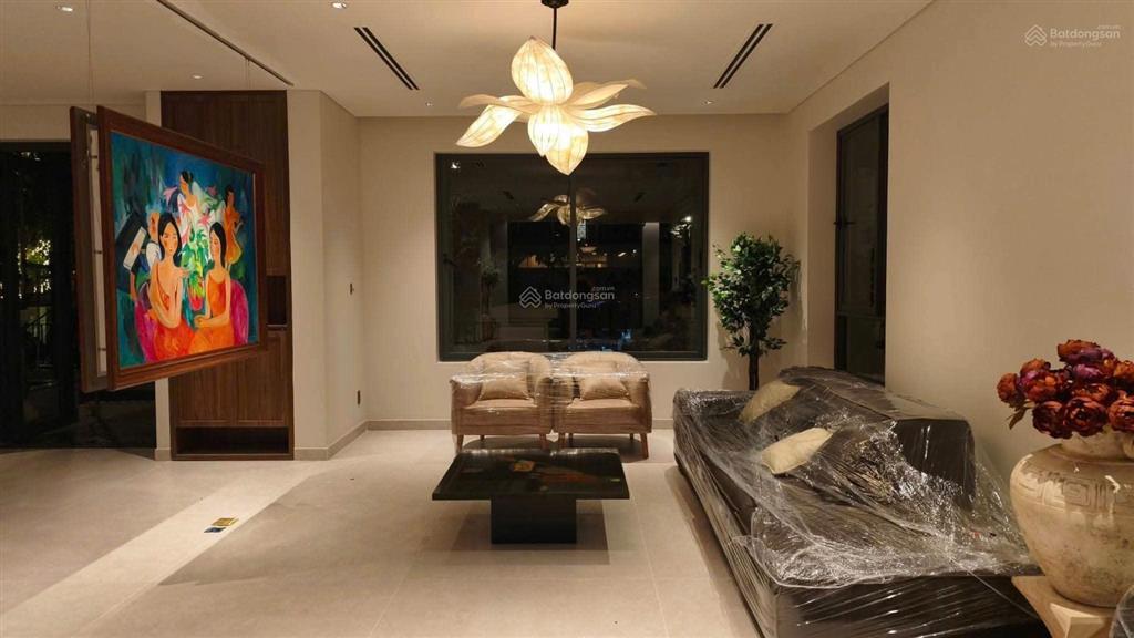 Cho thuê biệt thự cao cấp mysteryhưng thịnh, giá 150tr/tháng, khu đảo kim cương full nội thất