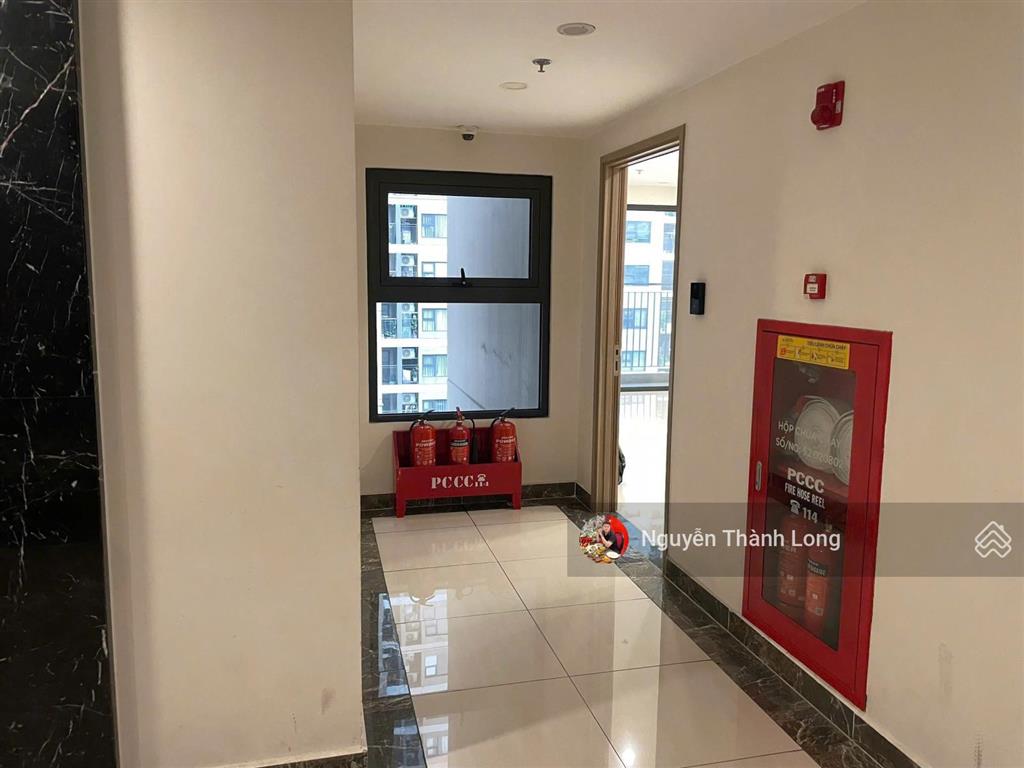 Bán gấp  chính chủ cần bán gấp căn hộ 2n+1 tại phân khu sapphire  vinhomes smart city !!