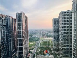 Bán hộ chị gái  căn 3 ngủ masteri west heights tòa a, căn góc trục 19, ban công đn, view nội khu !