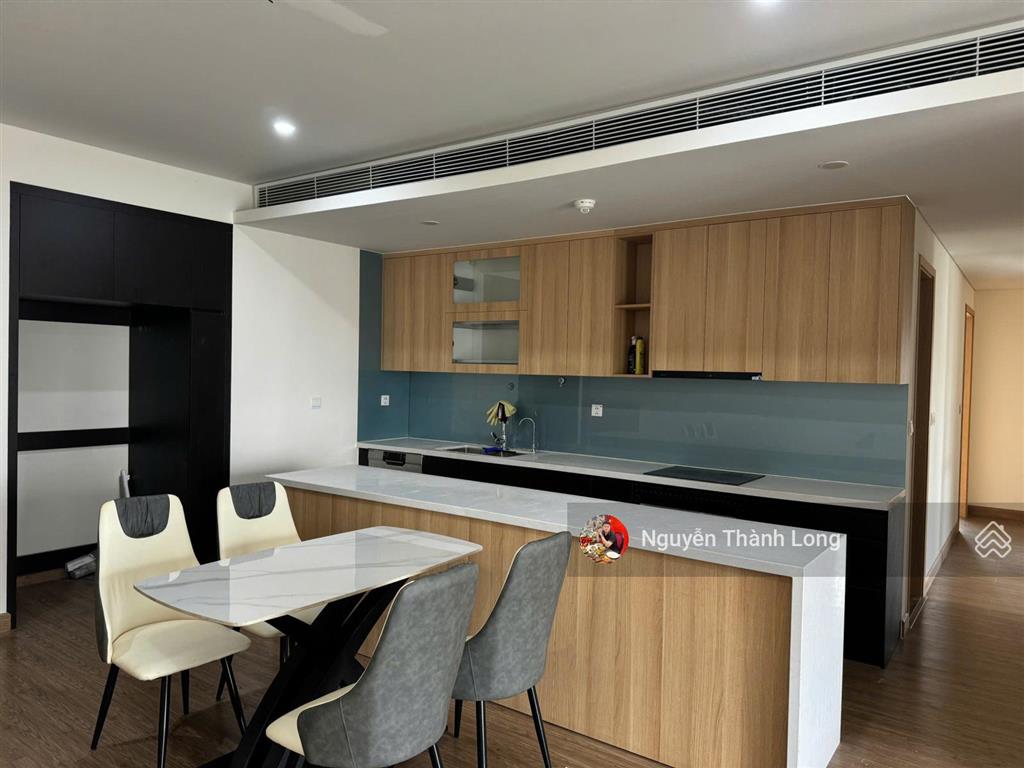 Siêu phẩm vimeco  căn hộ đẹp, rộng rãi, có slot ô tô, chủ thiện chí bán gấp, giá thương lượng !