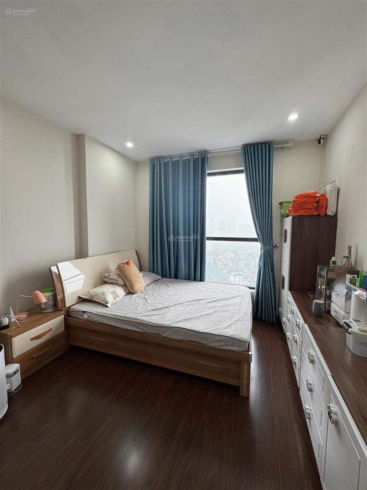 Bán gấp căn 2 phòng ngủ roman plaza chuyển xuống nhà đất