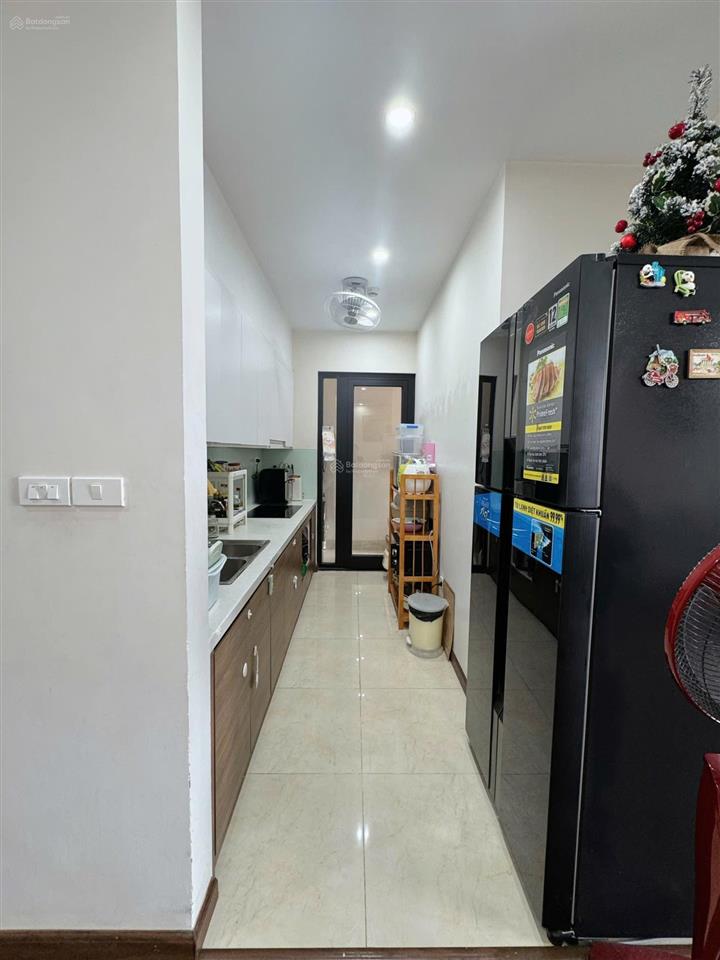 Bán gấp căn 2 phòng ngủ roman plaza chuyển xuống nhà đất