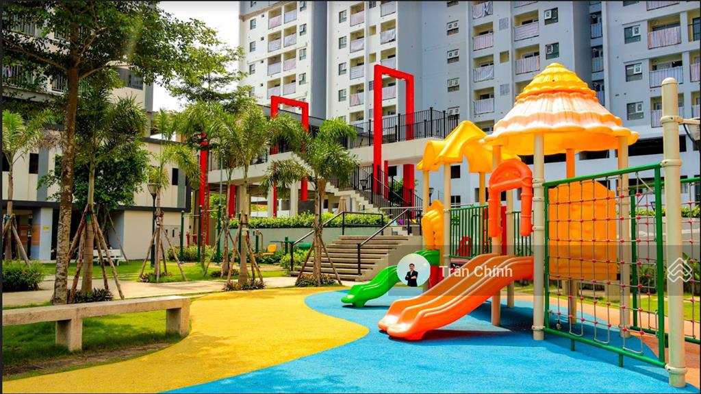 Cần bán căn 2pn  67m2 block c view hồ bơi. sổ sẵn, sang tên nhanh chóng, xem nhà 24/7