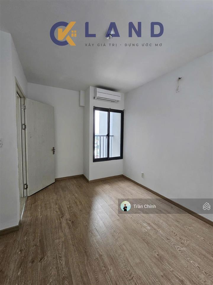 Cần bán căn 2pn  67m2 block c view hồ bơi. sổ sẵn, sang tên nhanh chóng, xem nhà 24/7