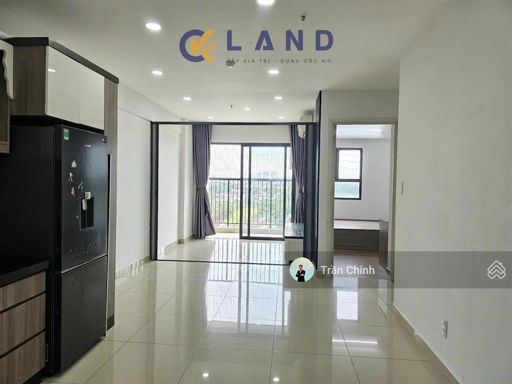 Cần bán căn 2pn  67m2 block c view hồ bơi. sổ sẵn, sang tên nhanh chóng, xem nhà 24/7