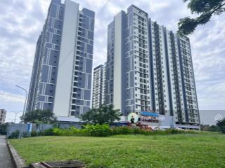 Cần bán căn 2pn  67m2 block c view hồ bơi. sổ sẵn, sang tên nhanh chóng, xem nhà 24/7