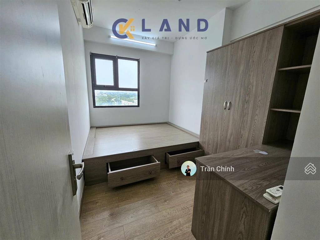 Cần bán căn 2pn  67m2 block c view hồ bơi. sổ sẵn, sang tên nhanh chóng, xem nhà 24/7