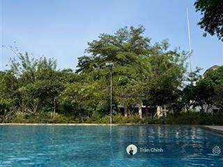 Cần bán căn nhà liền kề 5x20 xây 1 trệt 1 lầu. s.hồng riêng full nội thất, hồ bơi, an ninh 24/7