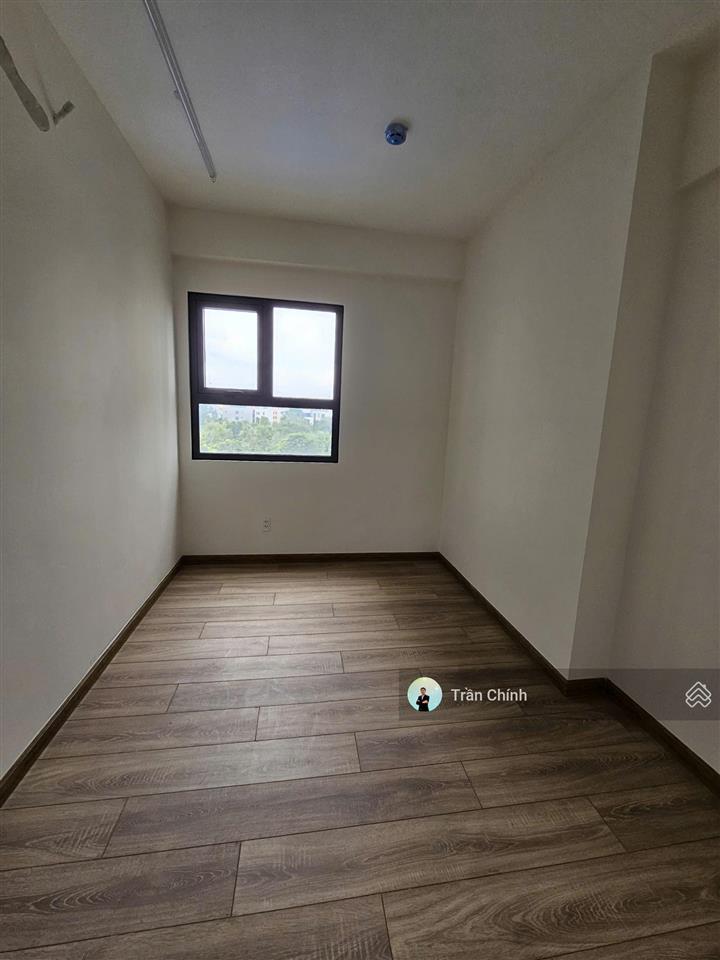 Cần bán căn 2pn  67m2 tầng trung. hướng bắc thoáng mát. phù hợp với anh chị mua làm nội thất mới