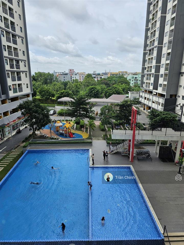 Cần bán căn 2pn  67m2 tầng trung. hướng bắc thoáng mát. phù hợp với anh chị mua làm nội thất mới