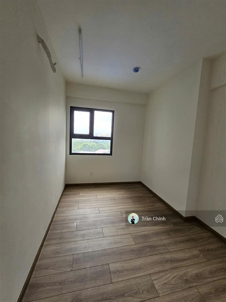 Cần bán căn 2pn  67m2 tầng trung. hướng bắc thoáng mát. phù hợp với anh chị mua làm nội thất mới