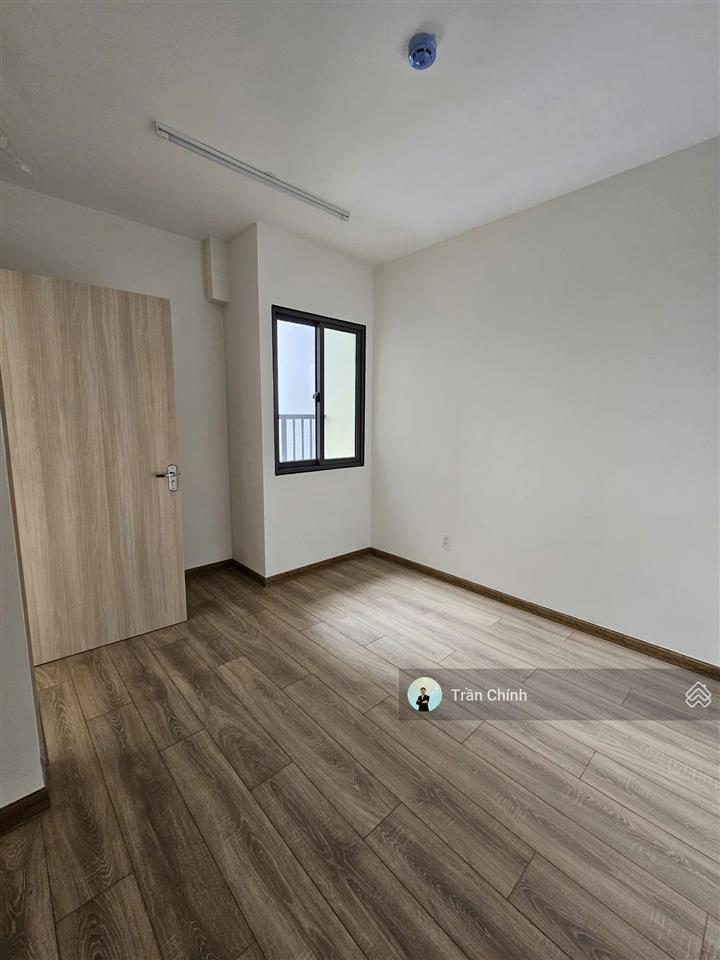 Cần bán căn 2pn  67m2 tầng trung. hướng bắc thoáng mát. phù hợp với anh chị mua làm nội thất mới