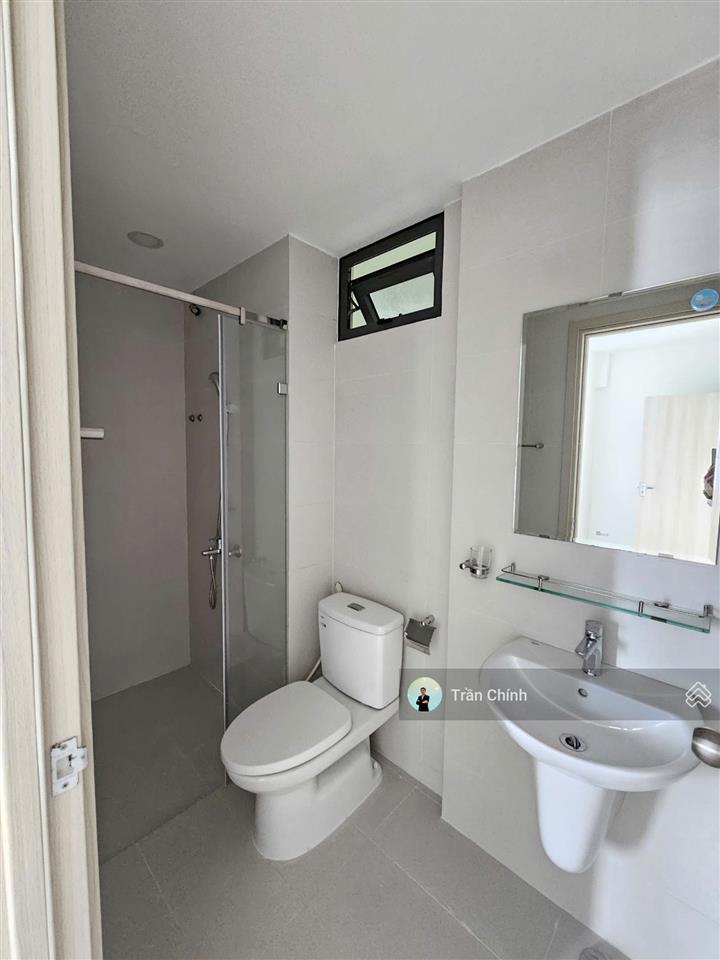 Cần bán căn 2pn  67m2 tầng trung. hướng bắc thoáng mát. phù hợp với anh chị mua làm nội thất mới