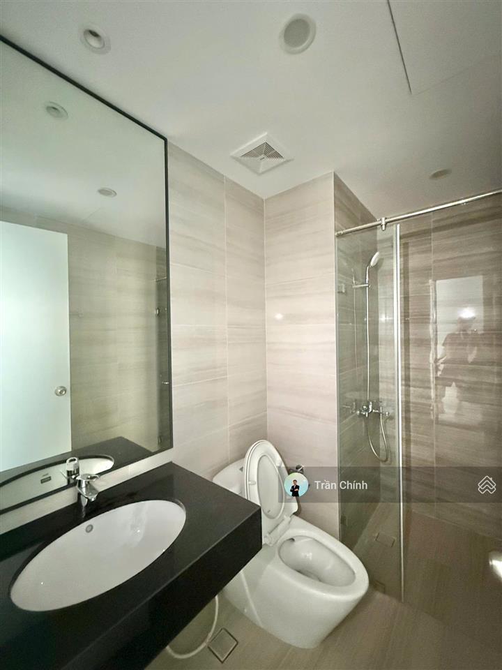 Chủ người đài loan cần bán căn 2pn72m2 the emerald golf view có sổ, giá 2,85 tỷ. xem ngay