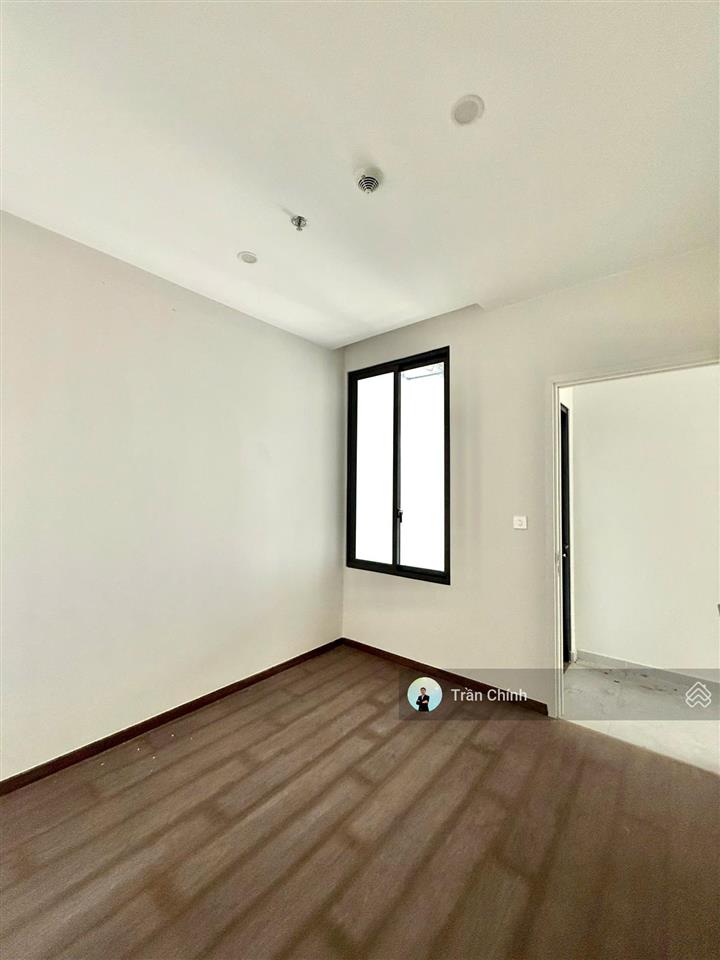 Chủ người đài loan cần bán căn 2pn72m2 the emerald golf view có sổ, giá 2,85 tỷ. xem ngay
