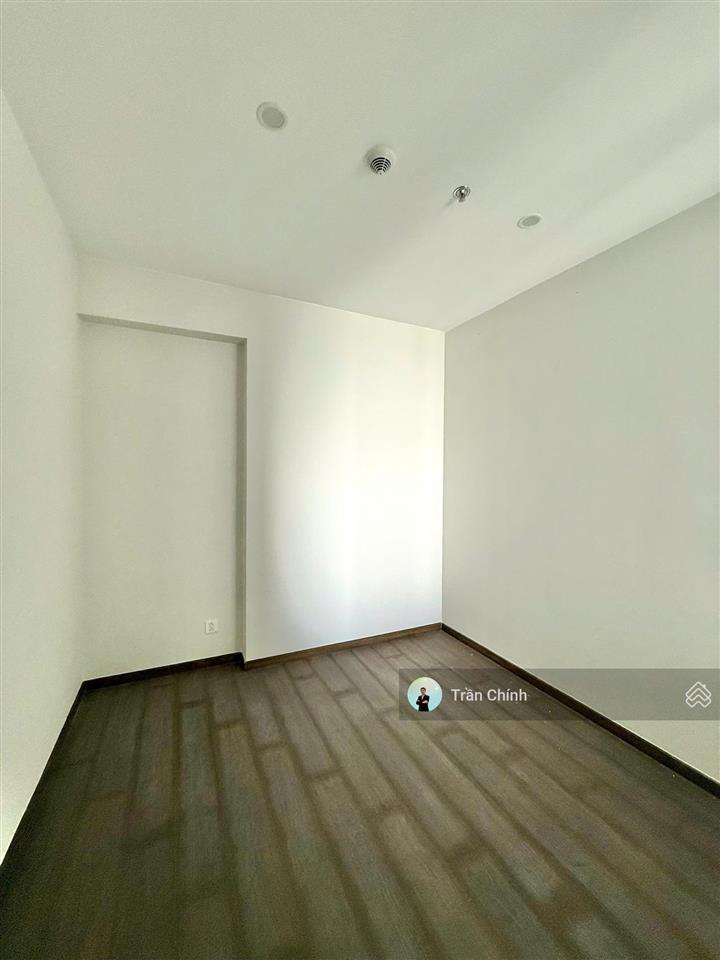 Chủ người đài loan cần bán căn 2pn72m2 the emerald golf view có sổ, giá 2,85 tỷ. xem ngay