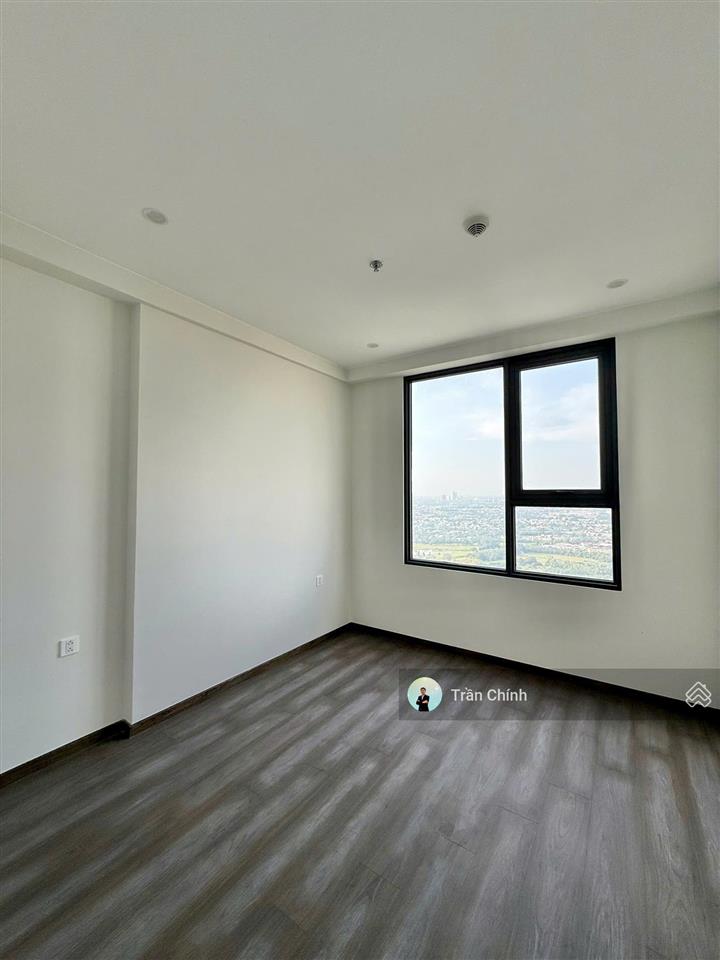 Chủ người đài loan cần bán căn 2pn72m2 the emerald golf view có sổ, giá 2,85 tỷ. xem ngay