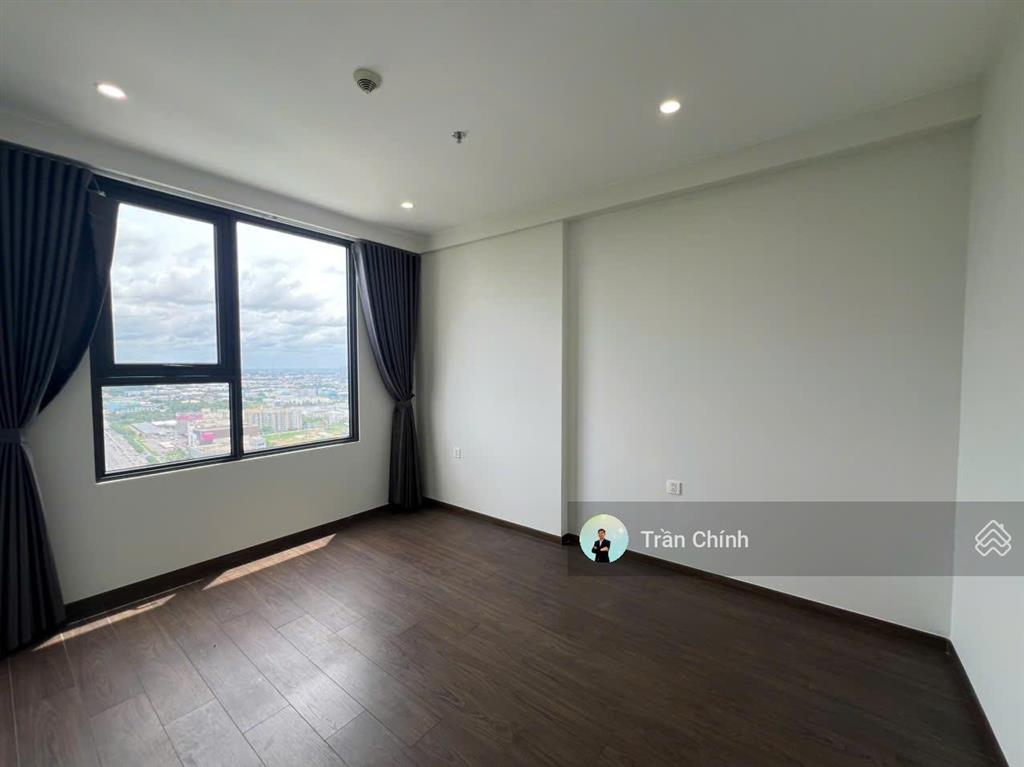 Bán căn 1pn  52,25m² view sân golf giá 2,2 tỷ. sổ sẵn