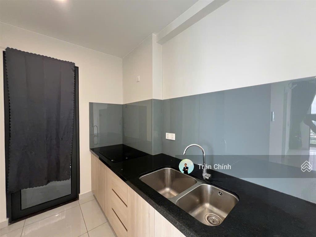 Bán căn 1pn  52,25m² view sân golf giá 2,2 tỷ. sổ sẵn