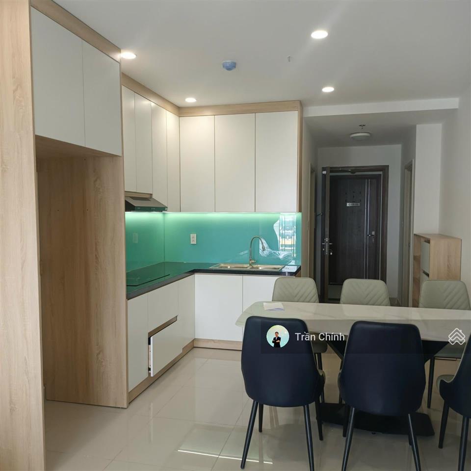Bán căn 2pn  67m2 full nội thất. mua vào là ở ngay. nội thất liền tường cực đẹp.
