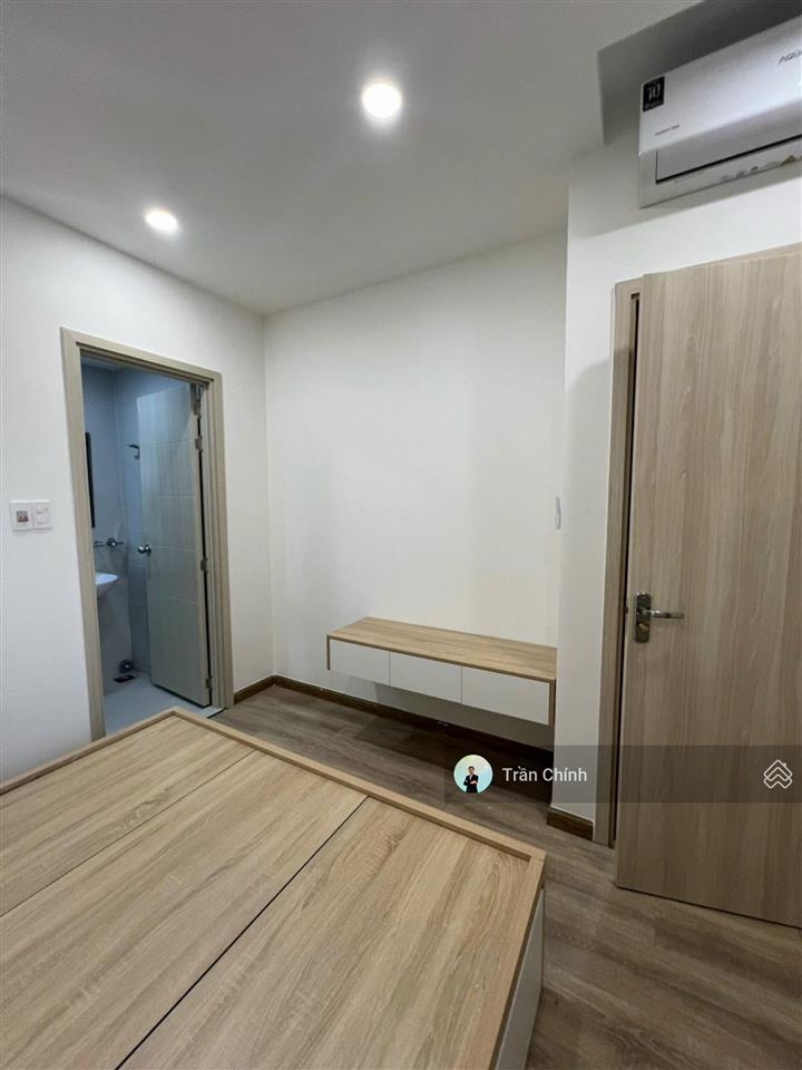 Bán căn 2pn  67m2 full nội thất. mua vào là ở ngay. nội thất liền tường cực đẹp.