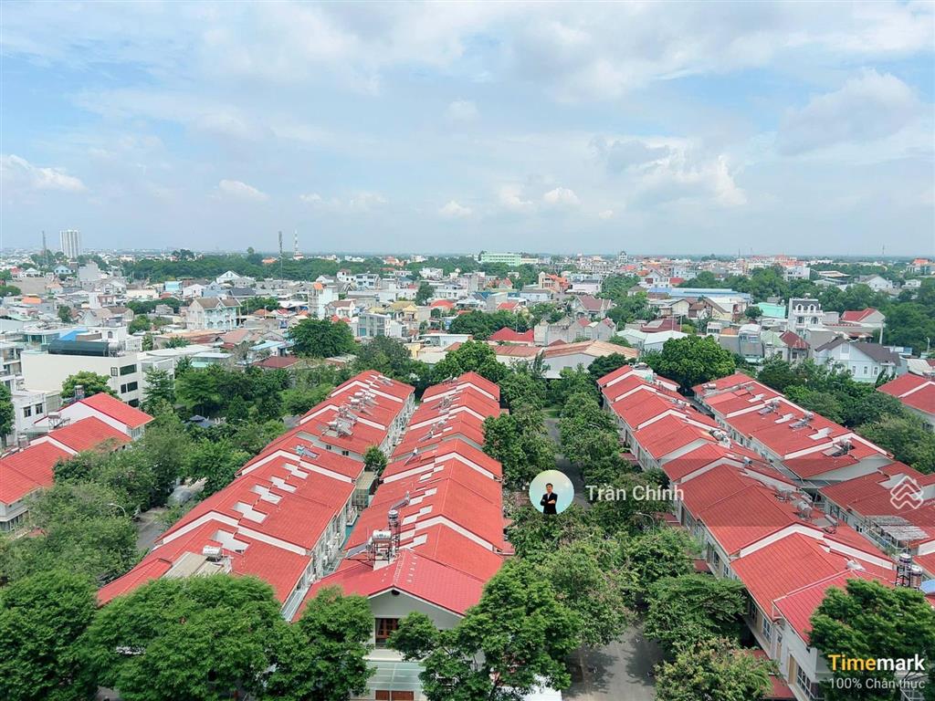 Cần bán căn 2pn  74m2 sổ sẵn giá 2,3 tỷ. nhận nhà ở ngay.