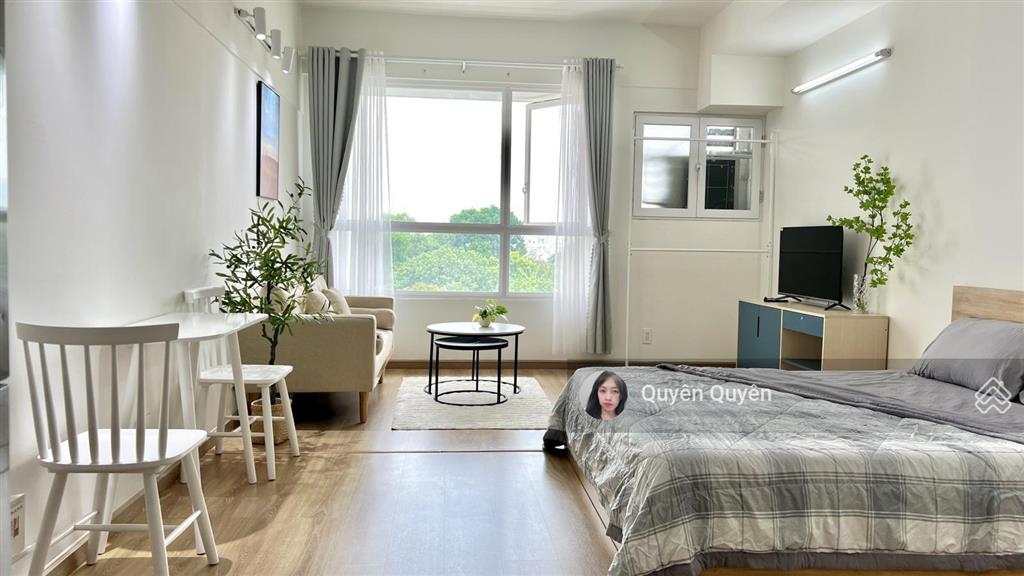 Charmington cho thuê studio 31m2 11 triệu view ngoài thoáng, nt y hình được đkkd treo bảng hiệu