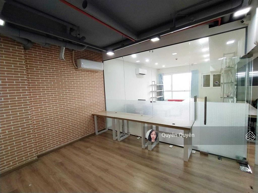 Gấp sàn vp quận 10 200m²  70 triệu đủ bàn ghế, phòng ban, sẵn sàn làm việc ngay, còn bớt  qq
