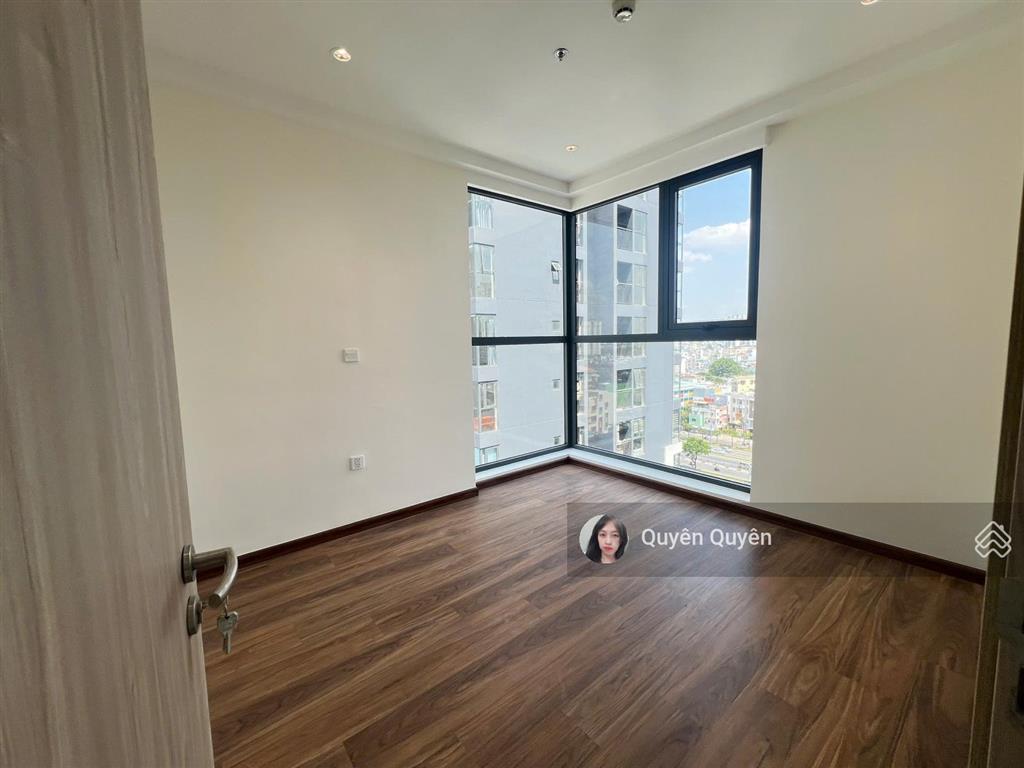 Daqua cho thuê 3 phòng ngủ 74m2 căn góc, có sẵn nội thất cơ bản, view sông hồ bơi siêu xịn